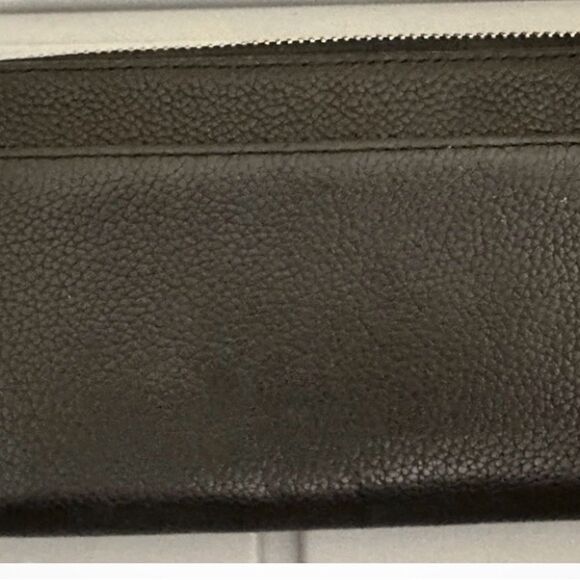 - kate spade wallet , gently used. - Picture 3 of 5